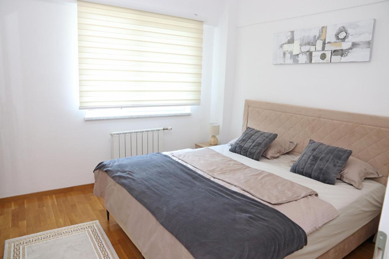 Apartment Cecovic - Mellain Tuzla Ngoại thất bức ảnh